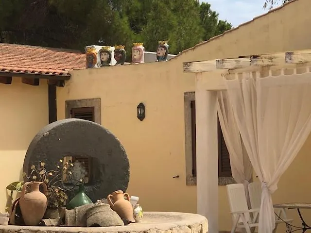 Terrauzza Sul Mare Di Renata Emmolo